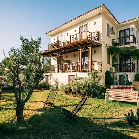 K Bed & Breakfast 2*